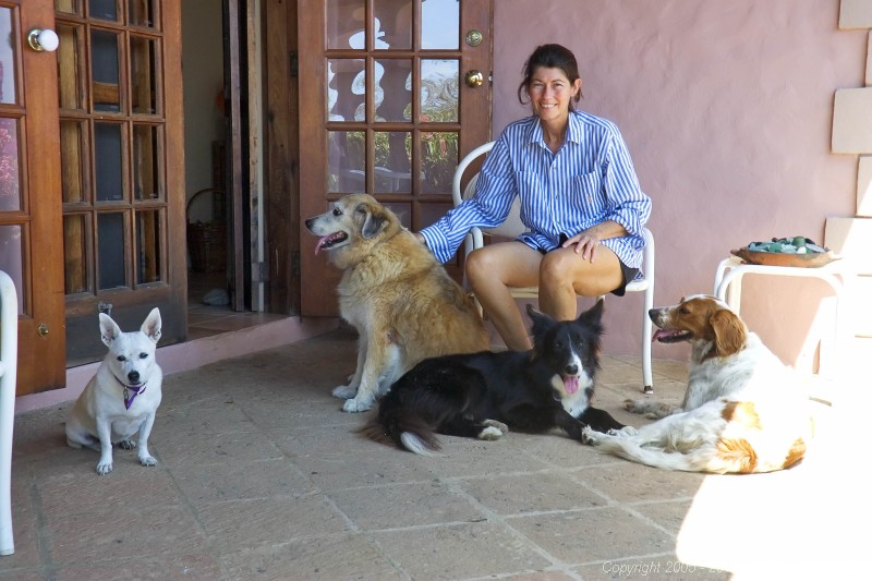Cele in a "family photo", minus Davide.  Donatella, Buster, Cele, Bear, and Susie.