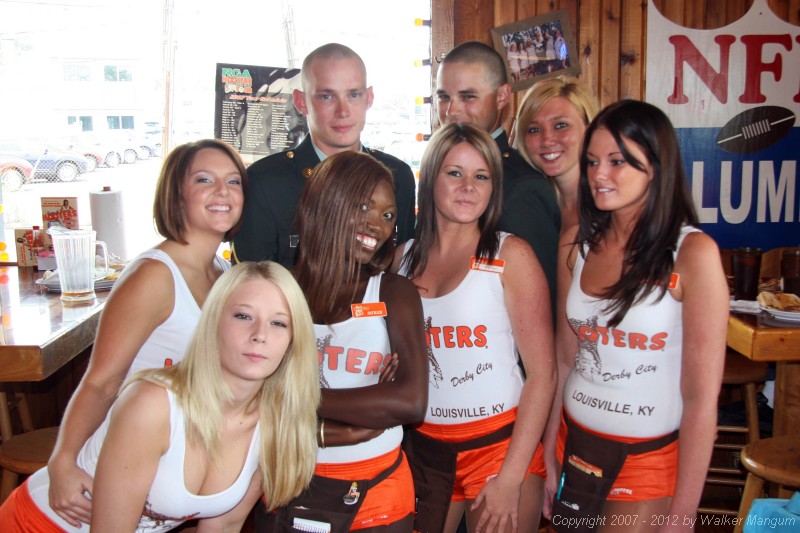 Lunch at Hooters